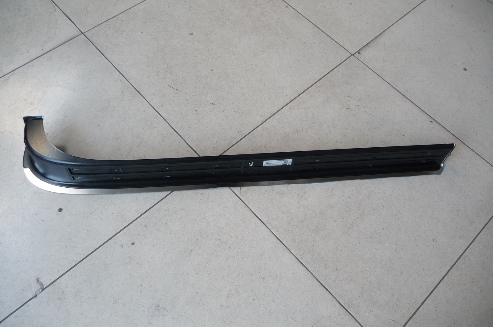 13-20 Rolls Royce Dawn Wraith Right Outer Door Sill Entrance 51337312448 OEM