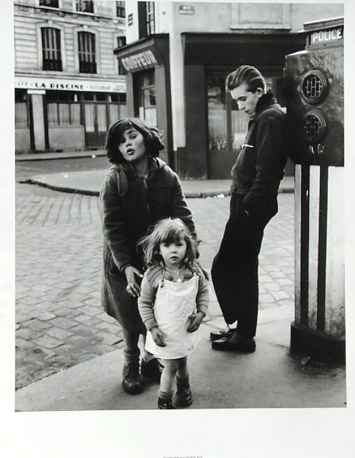Doisneau•Enfants de la Place Hebert 1957•Children Paris