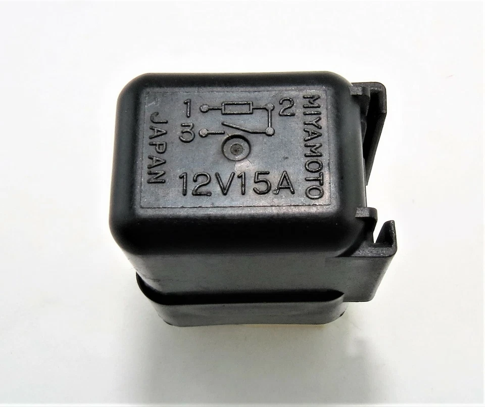 135 - Nissan (1995-2015) 25630-79960 3-Pin Black Horn Relay 2563079960 12V 15A - Image 4 of 4