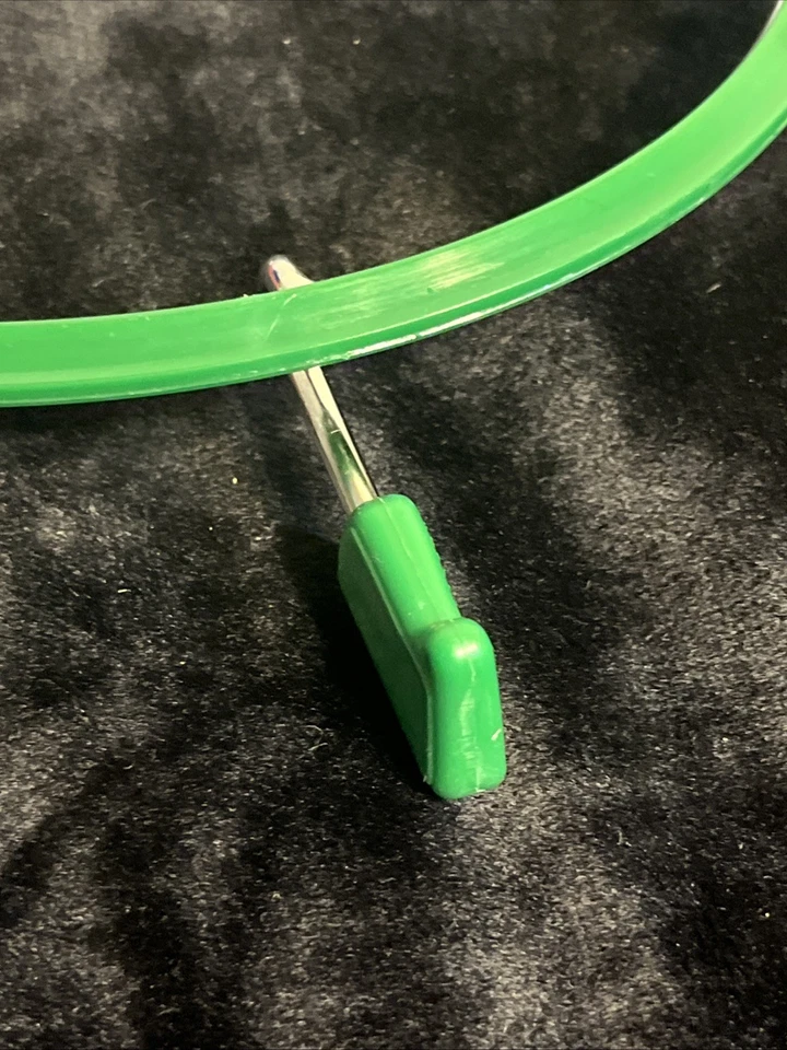 7” Metal Spring Tension Plastic Embroidery Hoop, Green Vintage West Germany - Image 3 of 4