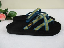 Teva Olowahu Kids Flip Flop Sandals sz 3Y, Euro 35 Flower Loom Blue Strappy