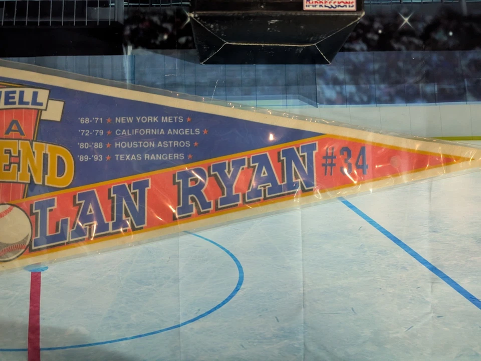 MLB Texas Rangers Nolan Ryan Farewell Legend Wincraft banderín y taza de coleccionista Foto 3 de 4