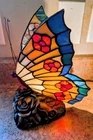 Vintage Quoizel Tiffany Style Butterfly Accent Lamp Stained Glass Rose Base