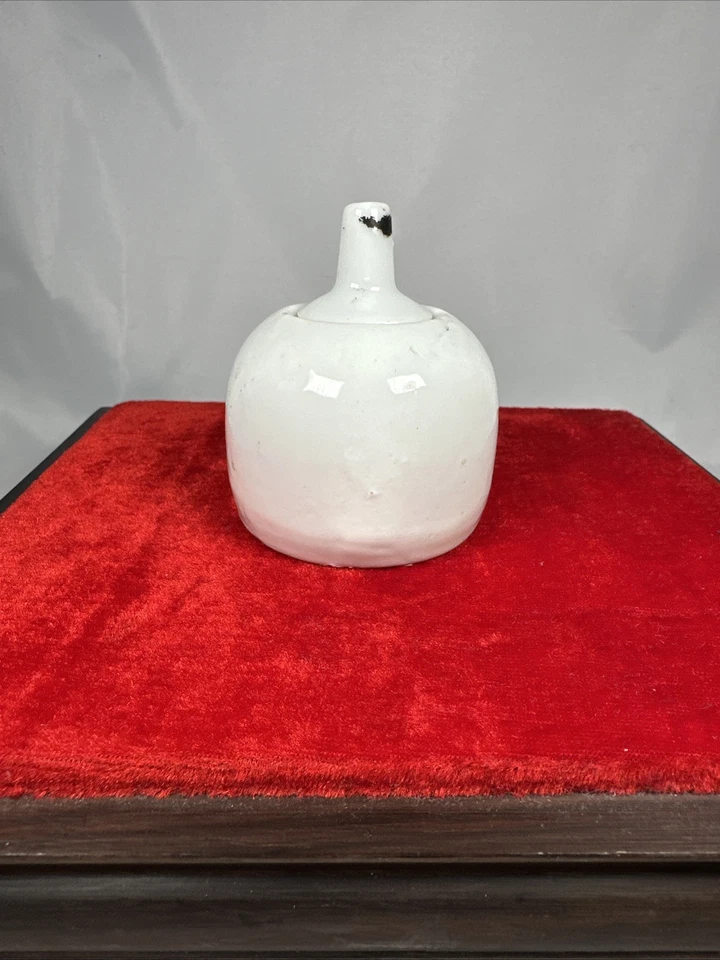 Bonita lámpara de aceite de porcelana coreana de principios del siglo XX con interesante defecto de disparo Foto 2 de 4