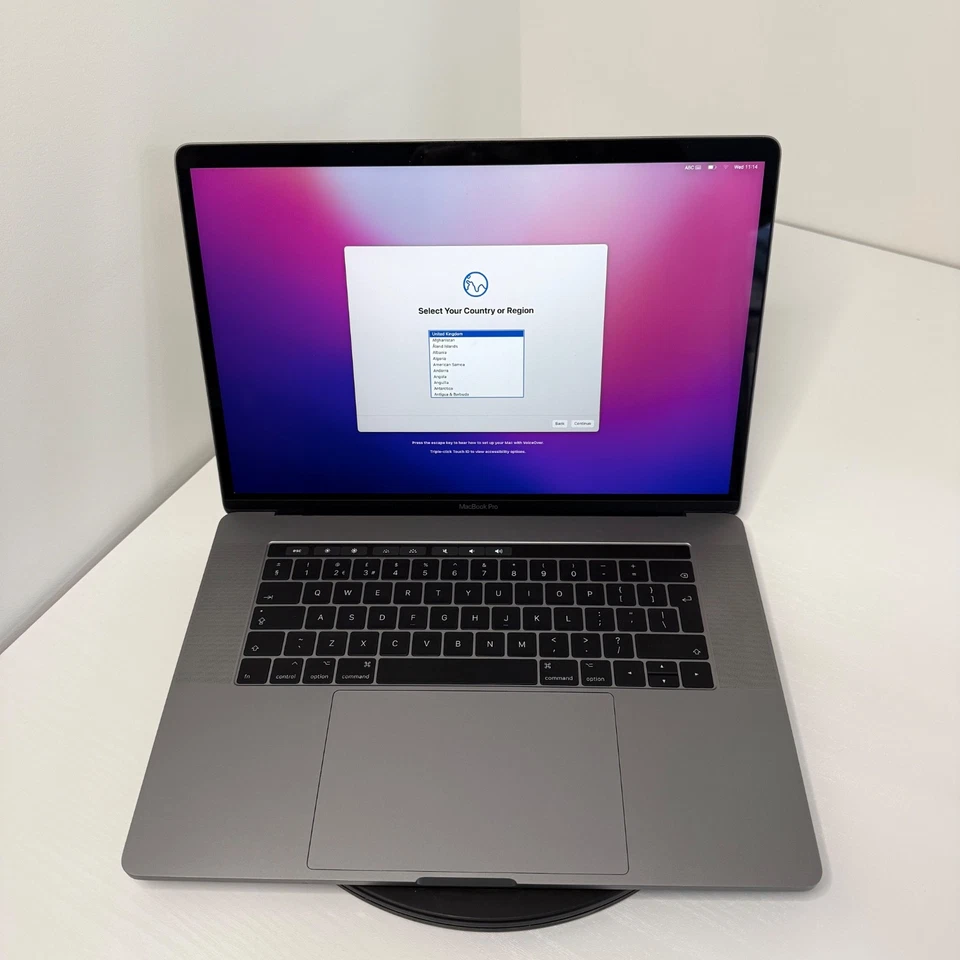 Apple MacBook Pro 15" (2017) i7 | Radeon Pro 555 | 16GB | 256GB SSD | Space Grey - Image 4 of 4