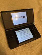 Nintendo DS Lite Amazing Condition, Massive Games Bundle
