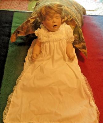 Vintage Legacy Originals Porcelain/Cloth Baby Doll ''LOVE'' TERRI DEHETRE 1988