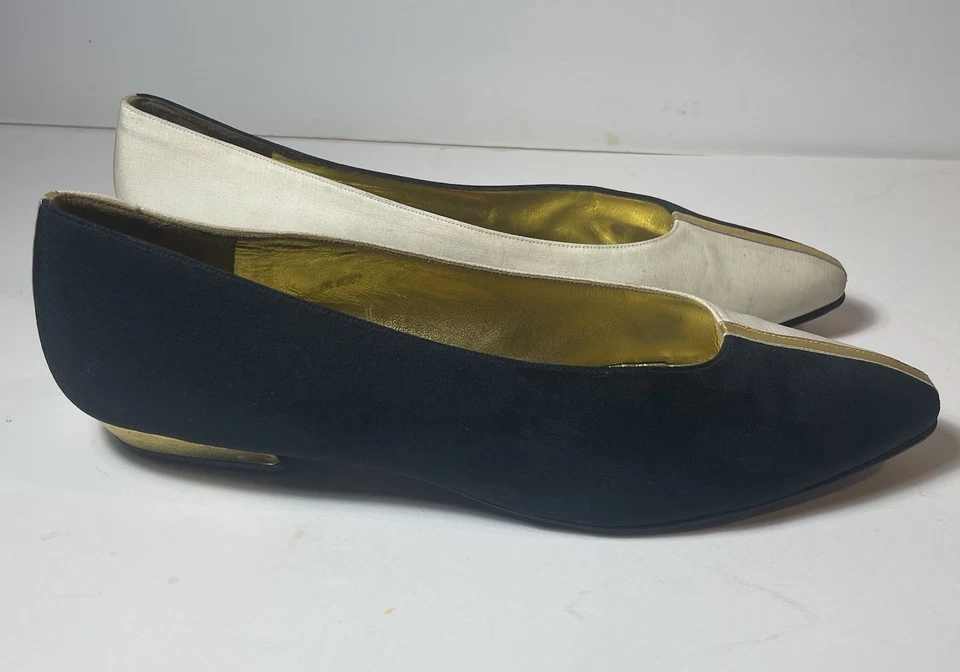 Planos planos de seda de tela blanca y dorada Anne Klein Couture 9 M vintage Foto 3 de 4