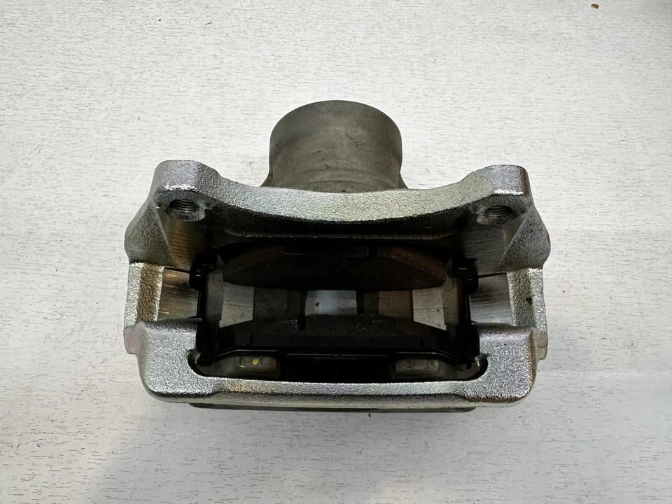 Conjunto de pinza de freno delantera derecha KIA OPTIMA 2012-13 PIEZA ORIGINAL # 58130-4C100 Foto 4 de 4