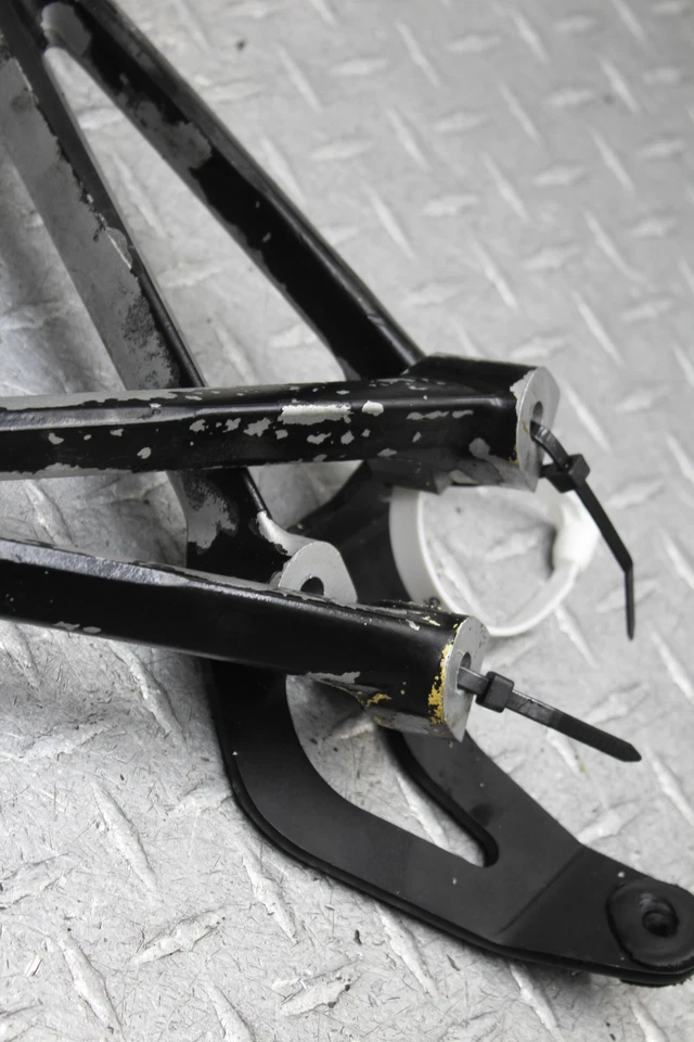 Juego de clavijas de pasajero trasero Suzuki GSXR600 2006 par 43600-01H00-13L Foto 4 de 4