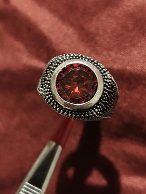 Chevalière Argent 925 - Pierre Rouge Facettée & Zirconiums Noirs - Photo 1/4