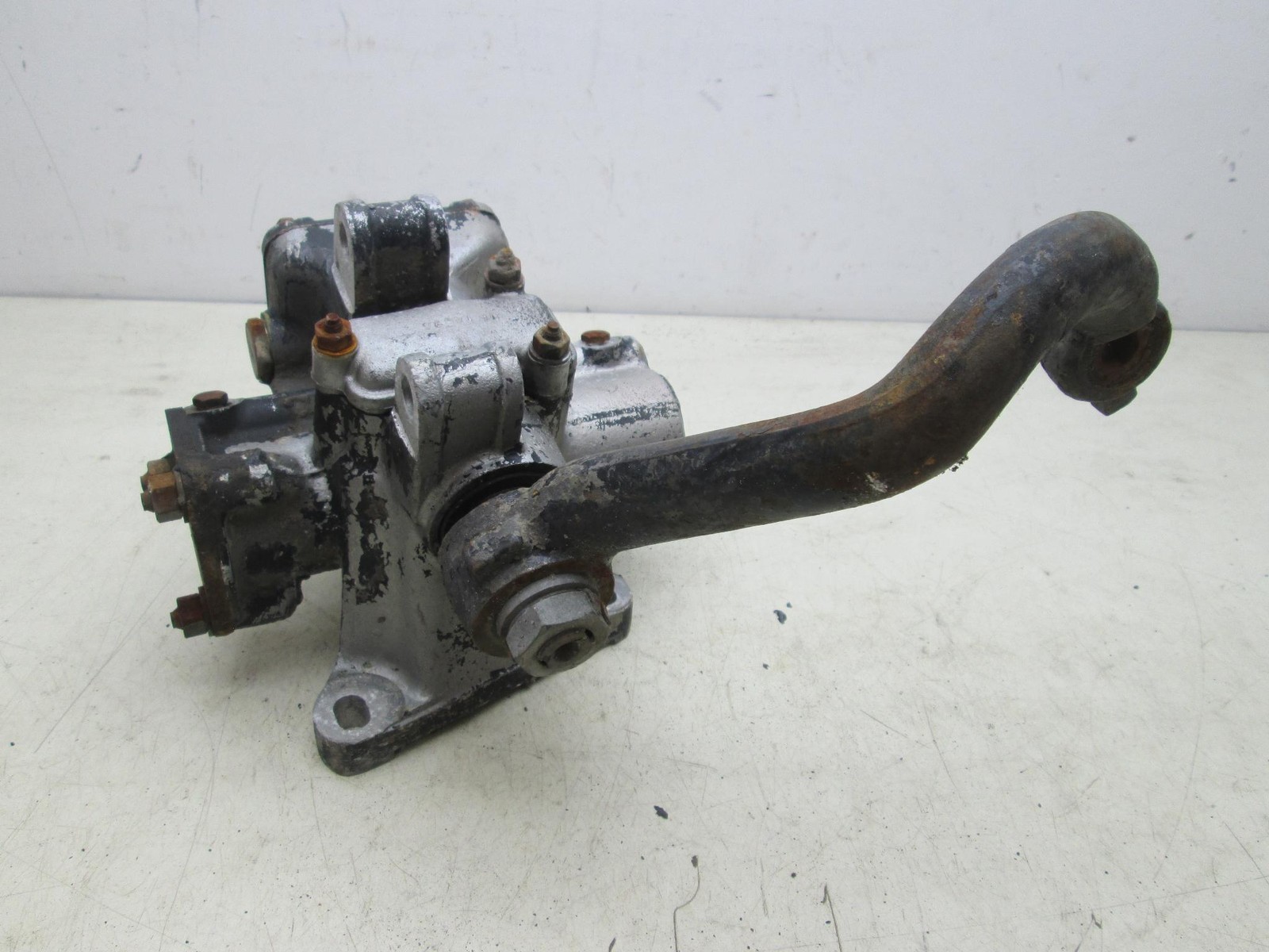 Bentley Rolls Royce Silver Shadow steering dampener box (USED)
