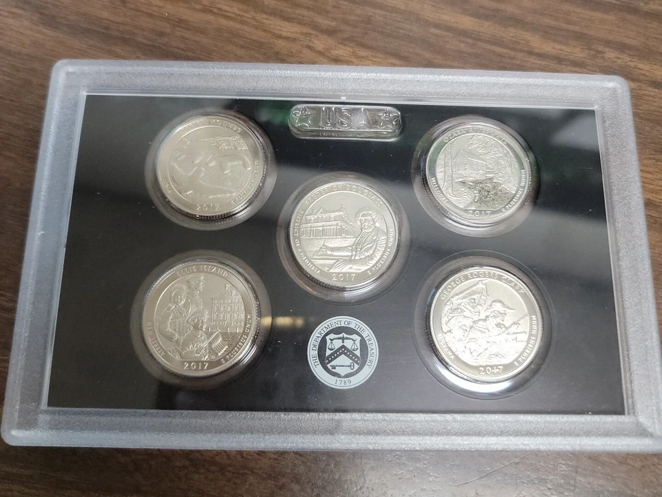 2017 S United States Mint 225th Anniversary Enhanced Uncirculated Coin Set  - Image 3 of 4