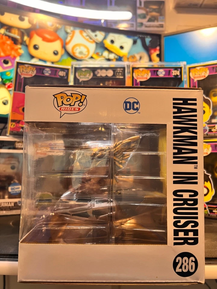 Funko POP! Виниловая фигурка DC Comics Hawkman in Cruiser Black Adam No286 - Изображение 3 из 4