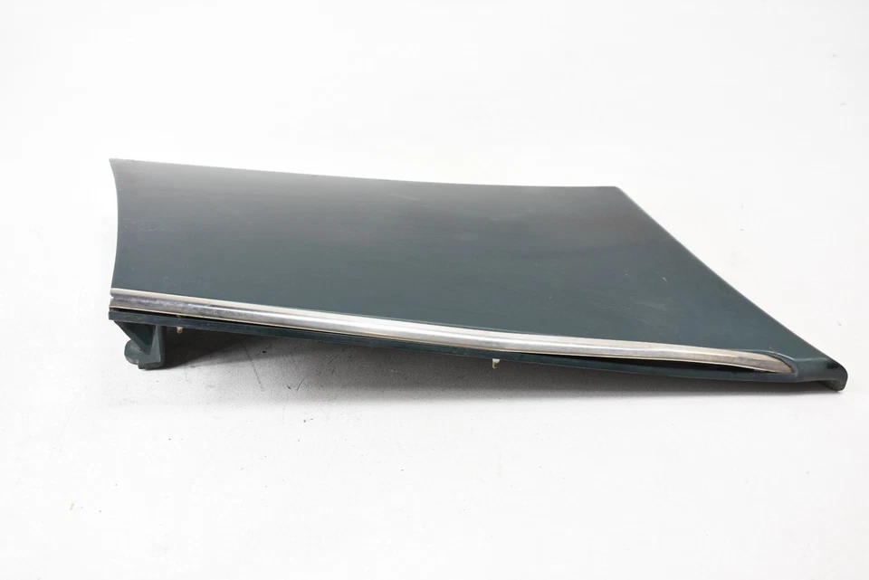 97 MERCEDES S-CLASS W140 LEFT DRIVER  LOWER FENDER MOULDING GREEN  - Image 3 of 4