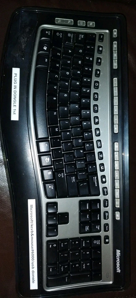 Microsoft Wireless Laser Desktop Combo 6000 v3, Includes: Keyboard, Mouse, USB - Image 3 of 4