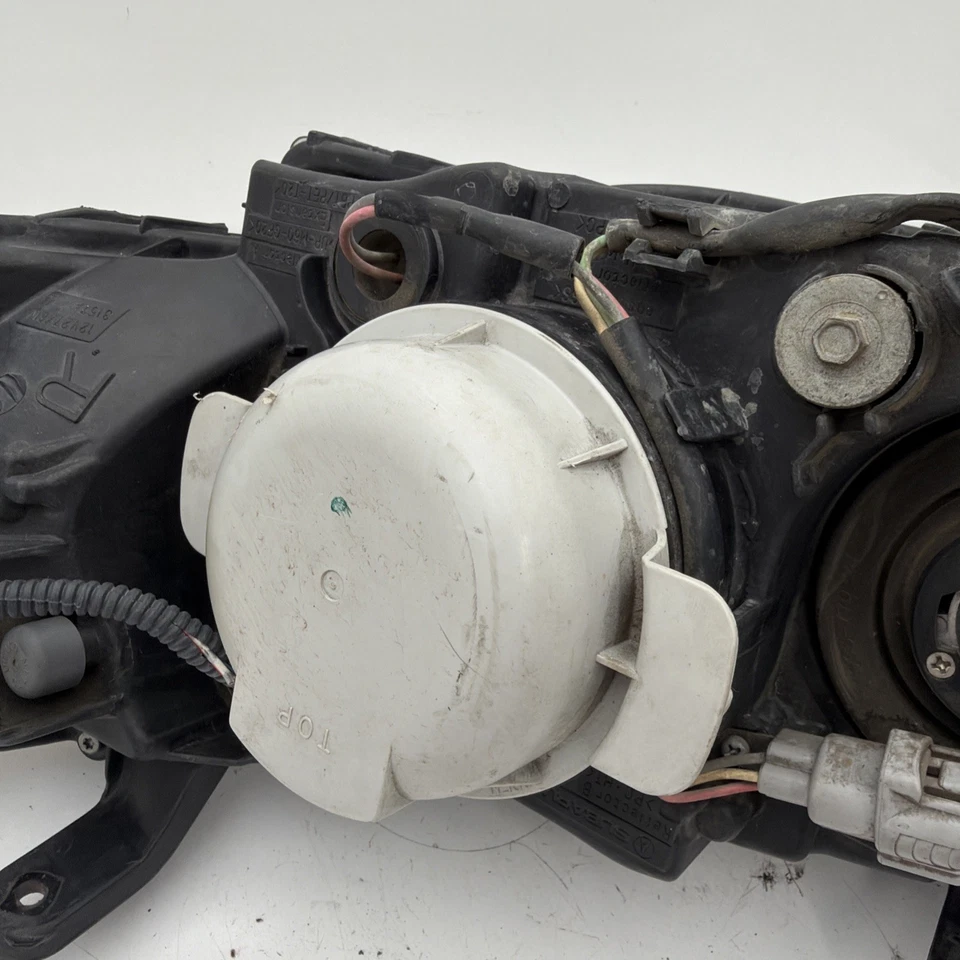 Правая правая фара 2005 Subaru Legacy 1405682 B252-02 - Изображение 4 из 4