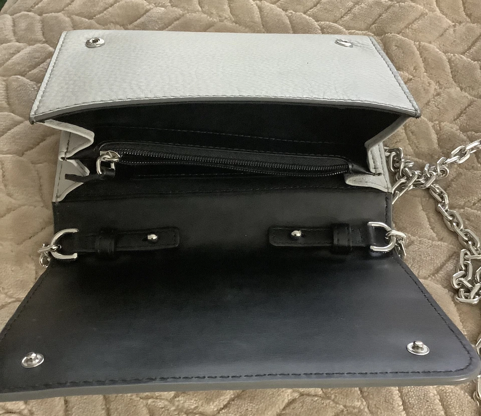 Cartera de hombro Marc Jacobs New York gris con logotipo para mujer Foto 3 de 4