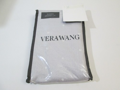 Vera Wang Luxurious Satin Weave Two Queen Pillowcases Eyelet ~ Lt Gray/Off-White - Picture 2 of 5