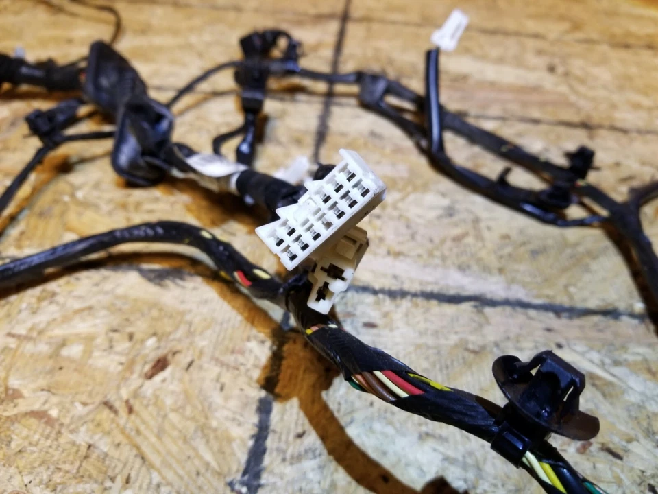 06 07 08 09 10 KIA RIO5 TAMPA DO PORTA-MALAS CHICOTE DE FIOS FABRICANTE DE EQUIPAMENTO ORIGINAL  - Imagem 4 de 4