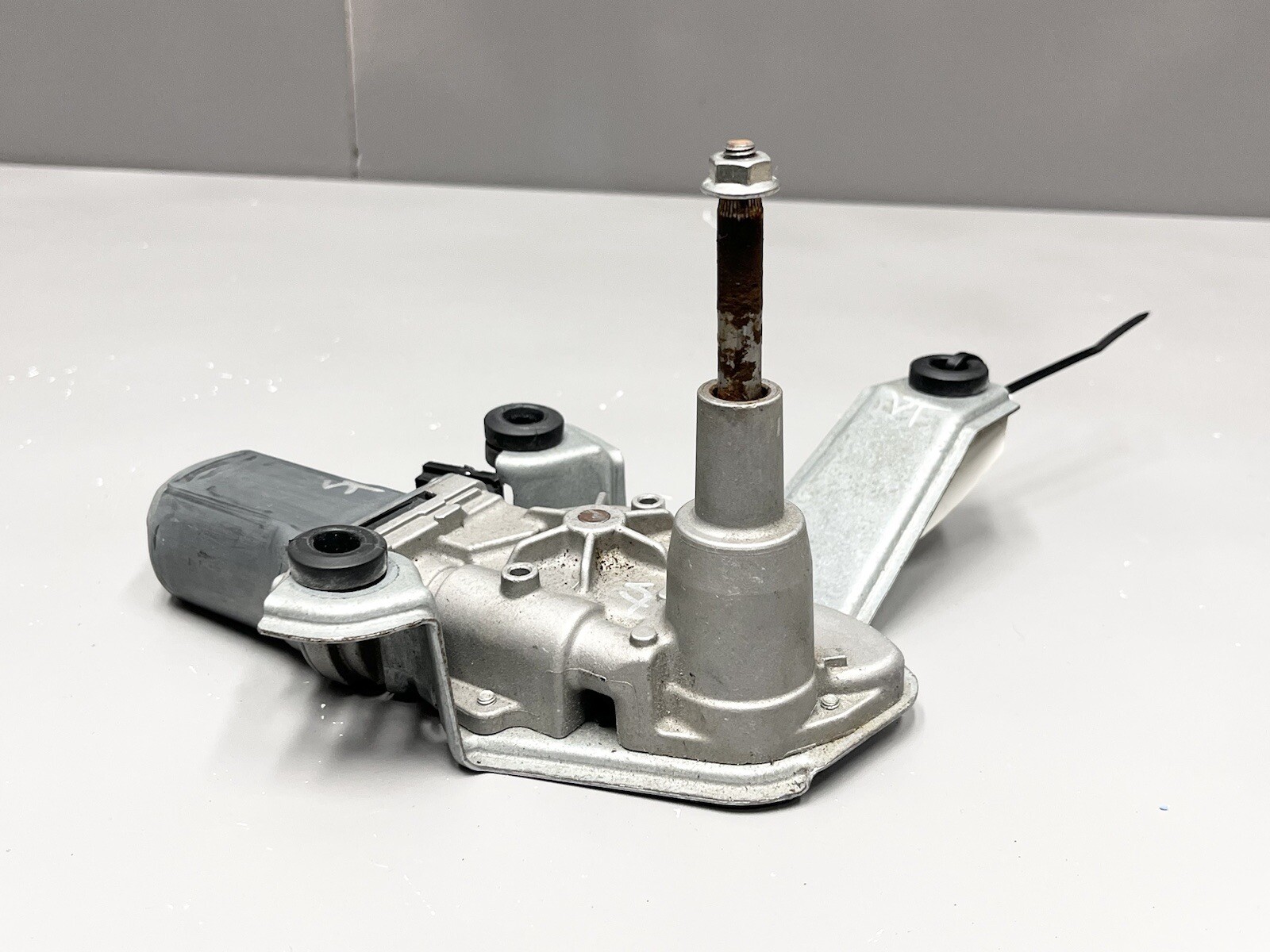 ⭐️2017-2020 MASERATI LEVANTE TAILGATE LIFTGATE BACK DOOR REAR WIPER MOTOR OEM