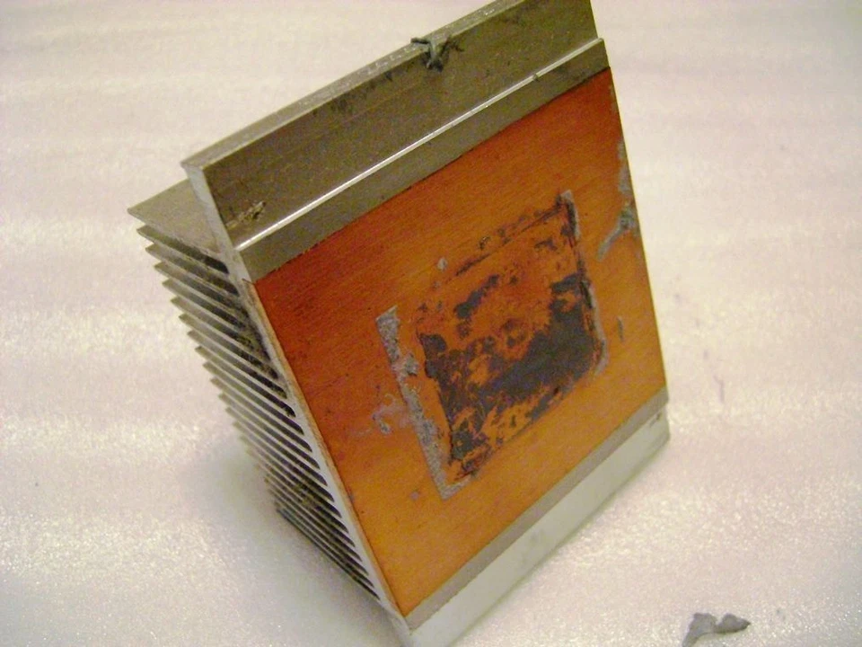 Cubierta refrigeradora disipador térmico de escritorio Compaq EVO D500 - PSC: 244406-002 Foto 4 de 4