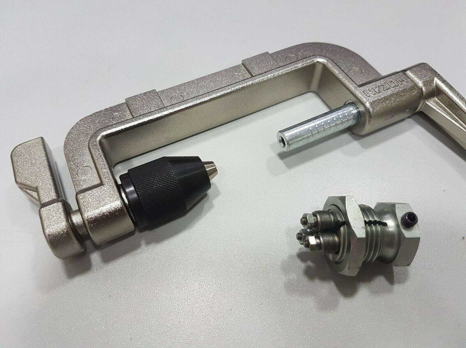 Chasse-filet Pour Rayons De Roue Vélo Hozan C-702-15 - Jauge #15 - Fabriqué Au Japon