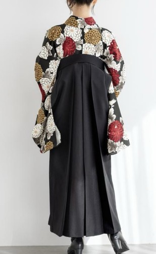Japanese Kimono, Hakama Set For University Graduation Ceremony, Ladies - Picture 3 of 6
