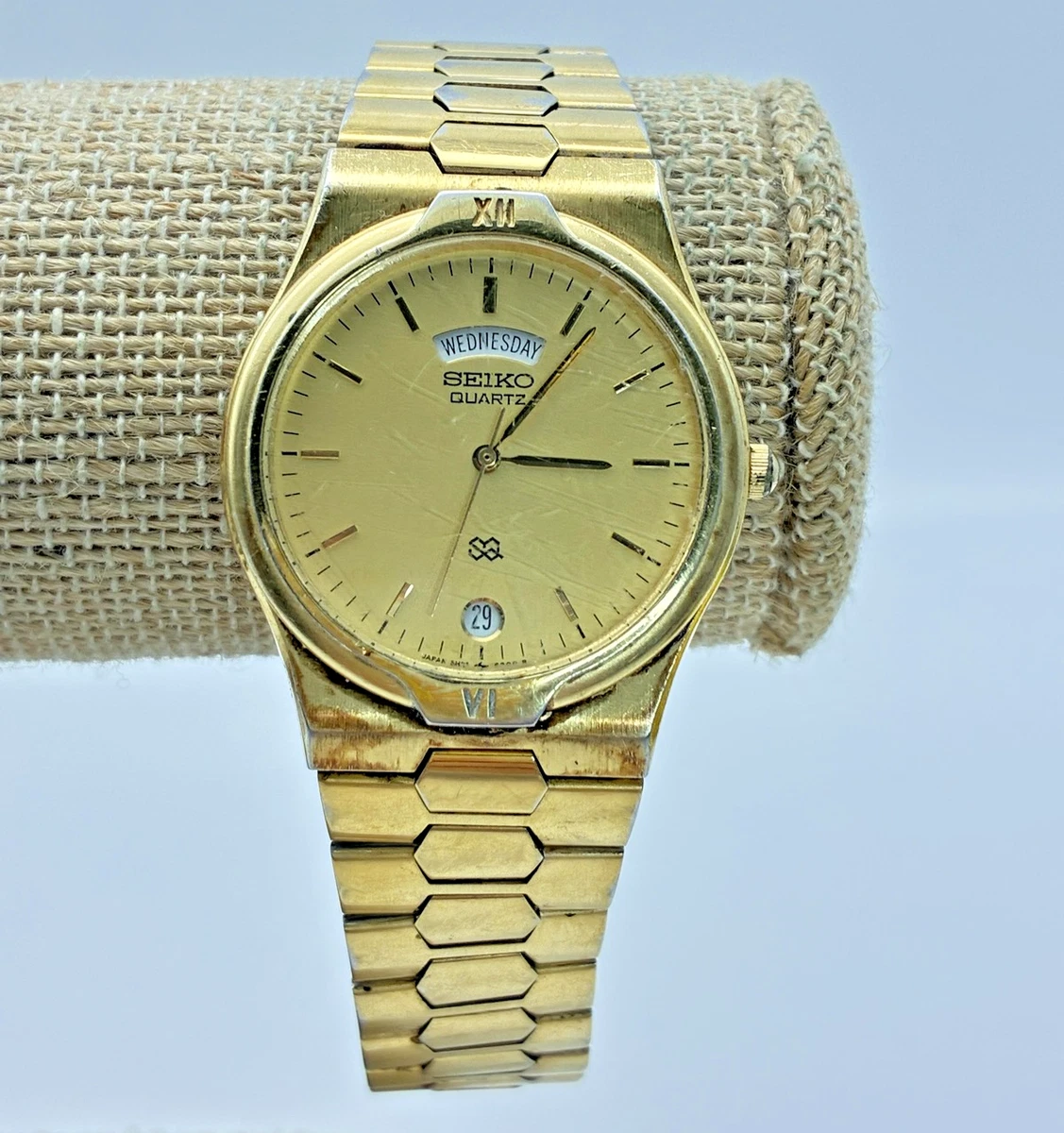 Seiko Men's Gold Plated Case Quartz Battery Round Wristwatches for