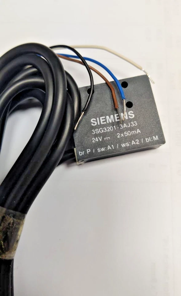 Siemens 3SG3201-3AJ33 Proximity Sensor 24V DC, 2 x 50mA 4 Wire, 1NO + 1 NC _ New - Image 3 of 4
