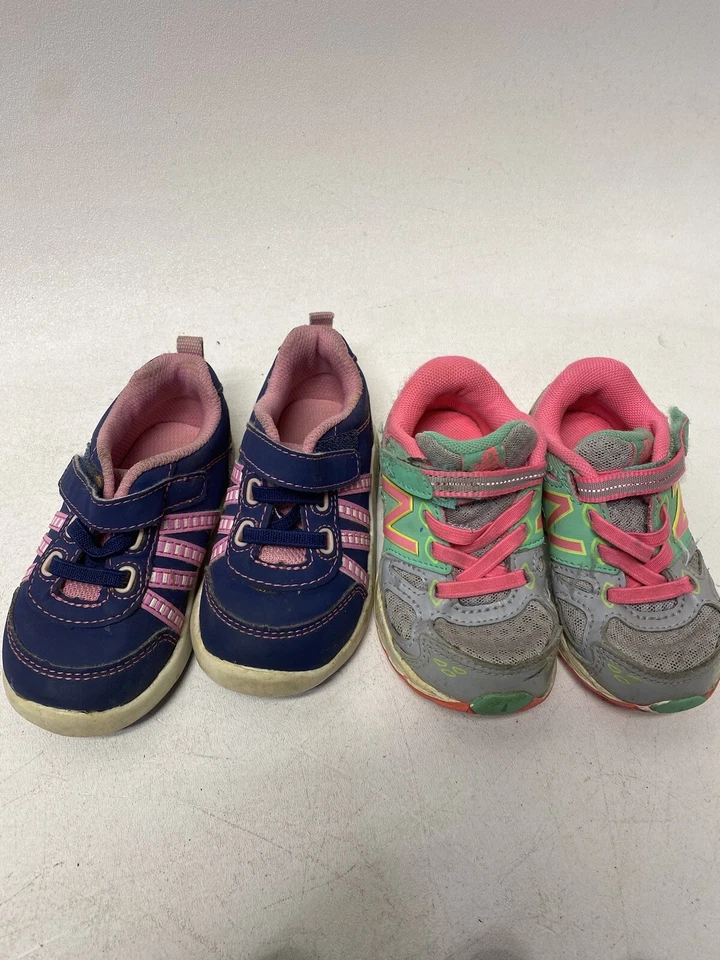 Niñas Niños Pequeños Zapatos Talla US 5 LoteA Paquete 11 Pares Nike Sandalias New Balance Foto 3 de 4