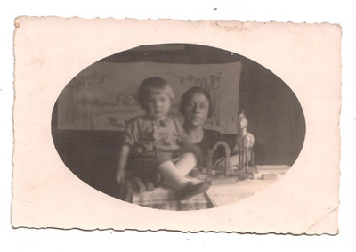 10 232- Photo * Mother with Child * Toy Horse * Circa 1915