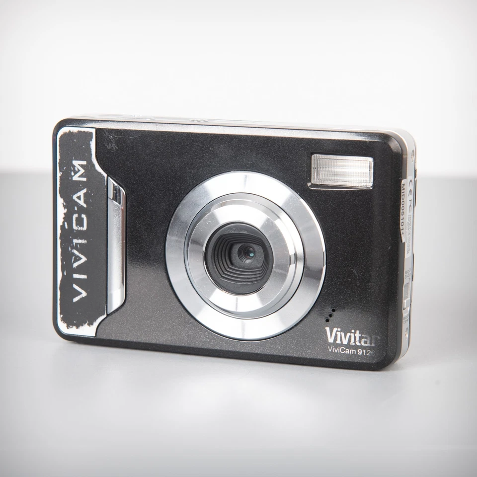 Vivitar Vivicam 9126  digital compact camera - 9MP - Retro, Vintage, Y2K - Image 2 of 4