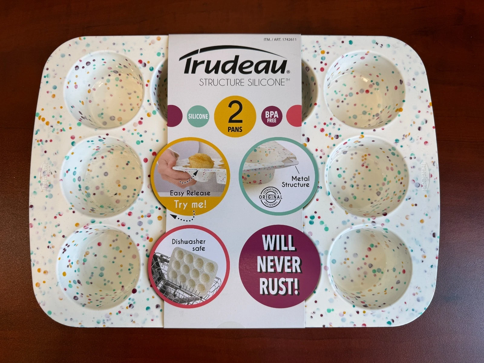 Trudeau Structure Silicone 12 Muffin Cupcake Pan 2 Pack BPA Free Confetti Design
Opens in a new wind