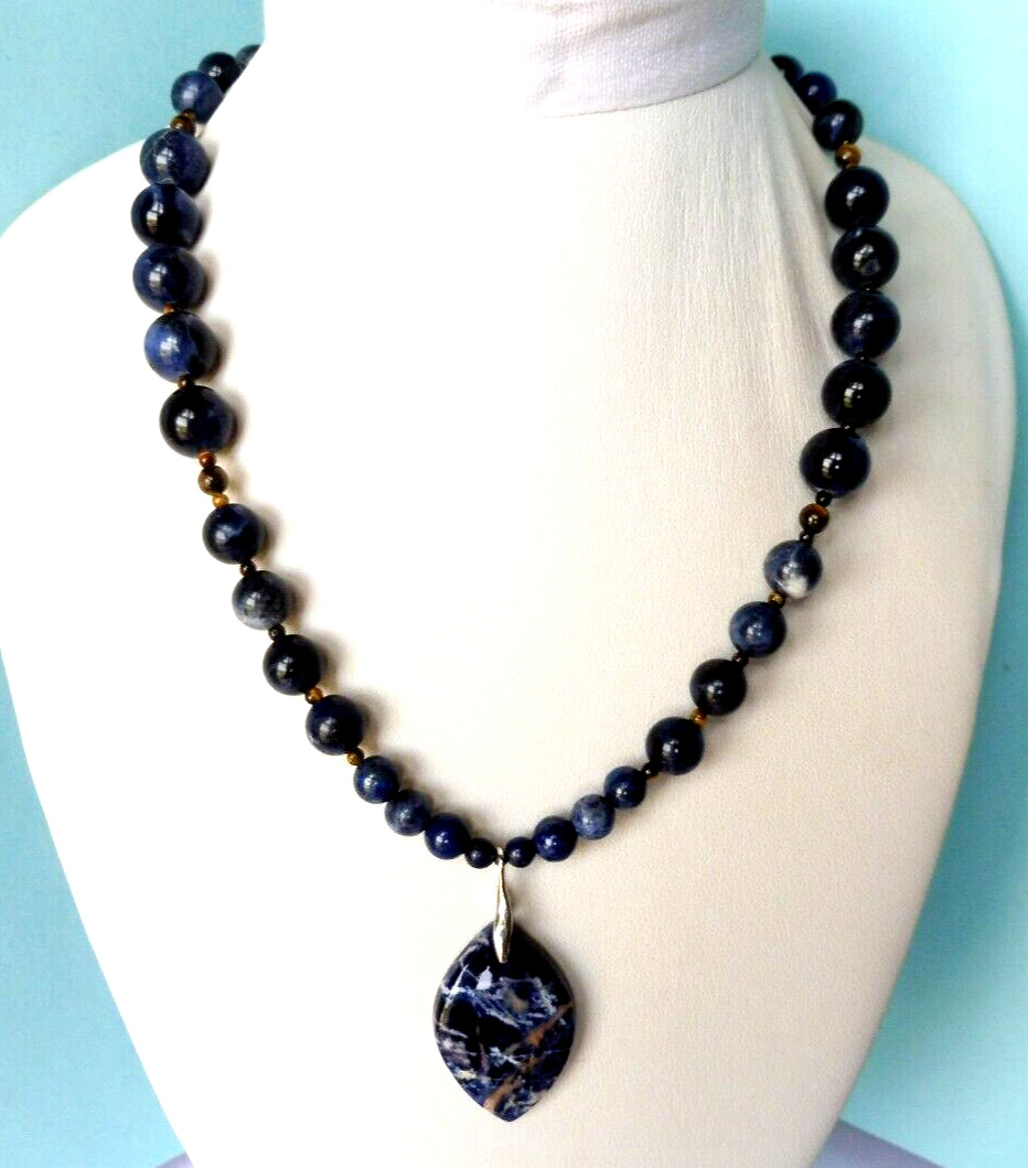 Collier en Dumortiérite naturelle et Œil de Tigre en argent massif précieux