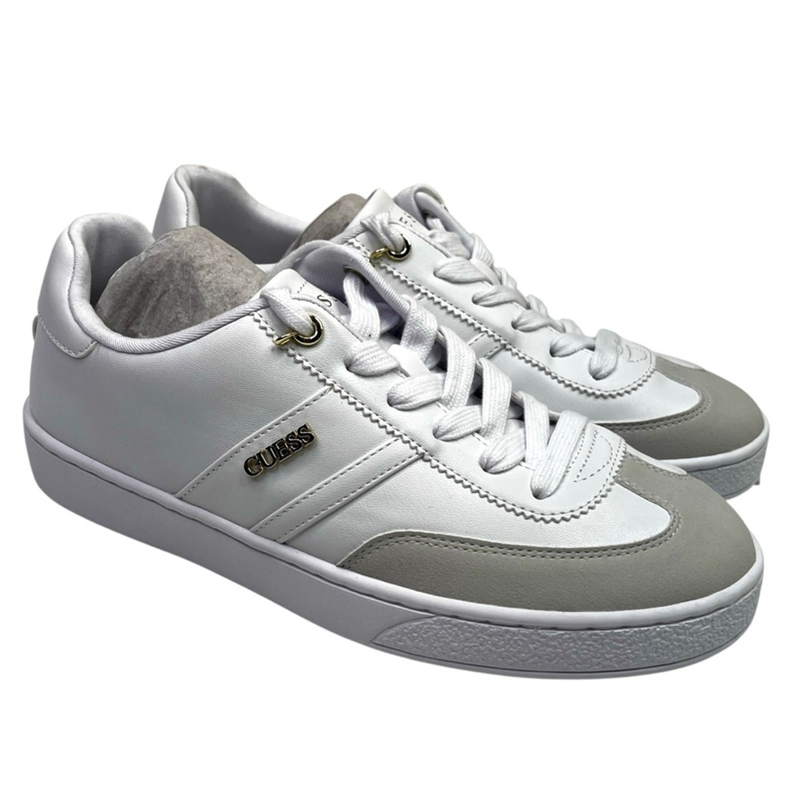 GUESS Naoko Charm Lace Up Court sneakers white NEW (flawed) - 8
