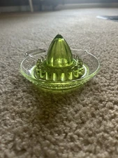 ARC France Green Depression Glass Lemon Lime Citrus Juicer Reamer EUC