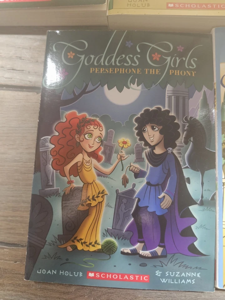 Lot-7 Goddess Girls paperback books-Joan Holub/Suzanne Williams-Scholastic Foto 3 de 4