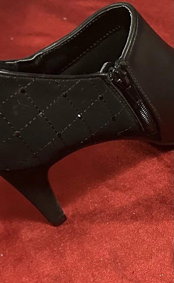 Botinhas Gloria Vanderbilt Espuma de Memória Espumante 8 1/2 Ótima Forma - Imagem 2 de 4