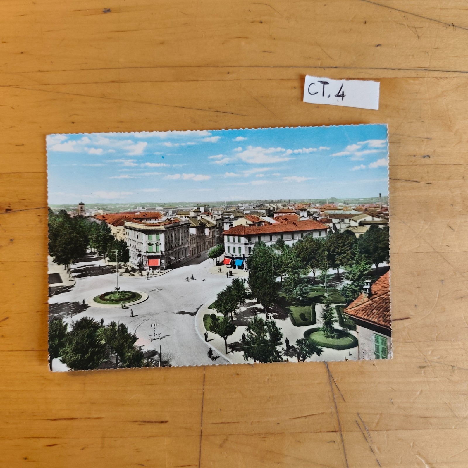 Cartolina VOGHERA PIAZZA MEARDI scritta non VG