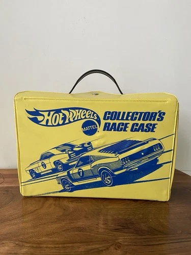 Vintage 1975 Hot Wheels Redline 12 24 Car Collector's  Case Rare Yellow USA 9182