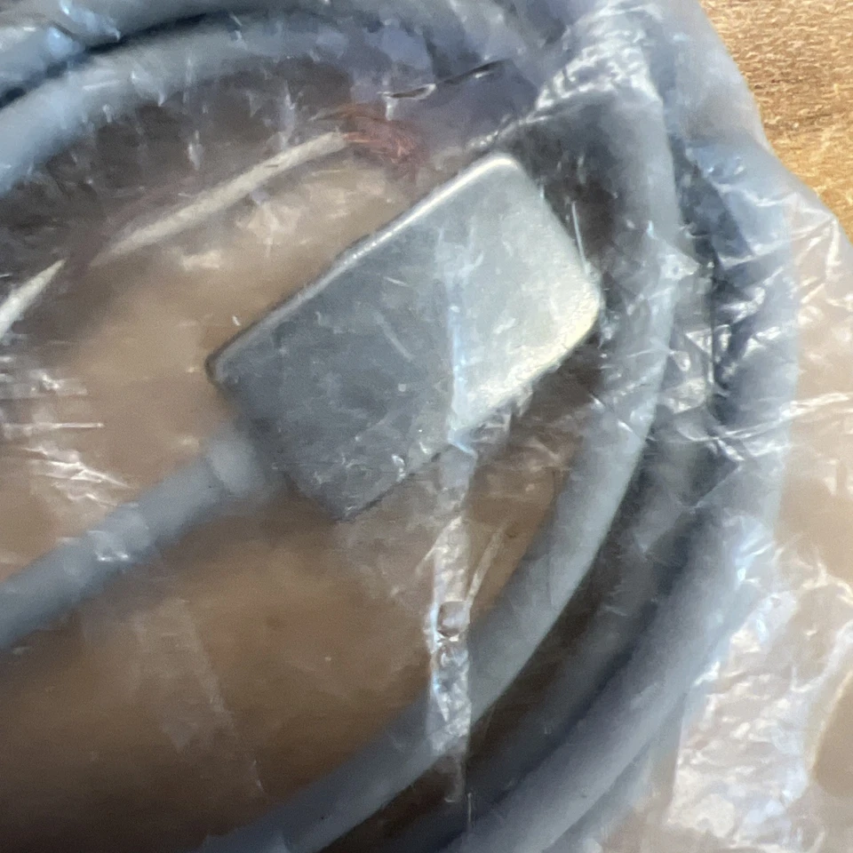 Numatics 811-200-004 Reed Switch 5A 120V 10W Max *New in Sealed Bag* - Image 4 of 4