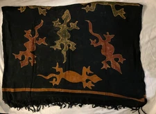Black w Rust & Green Gecko Lizards Fringe Sarong Wrap Shawl Scarf 45 X 64”