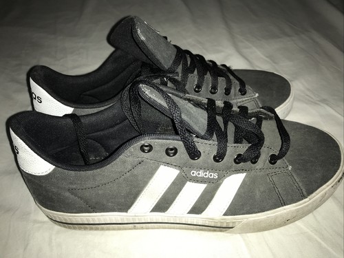 Low Sneaker Shoes FW7033 EUC 