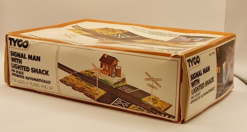 TYCO Vintage 1977 Signal Man with Lighted Shack #928 HO ~ Preowned, Very Good! - Picture 13 of 13