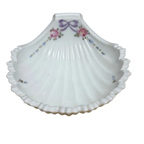 VTG Westmoreland Hand-Painted Roses & Bows Milk Glass Footed Shell Dish 6-1/2”
