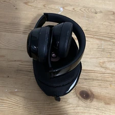 Beats solo a1796 Black With Case