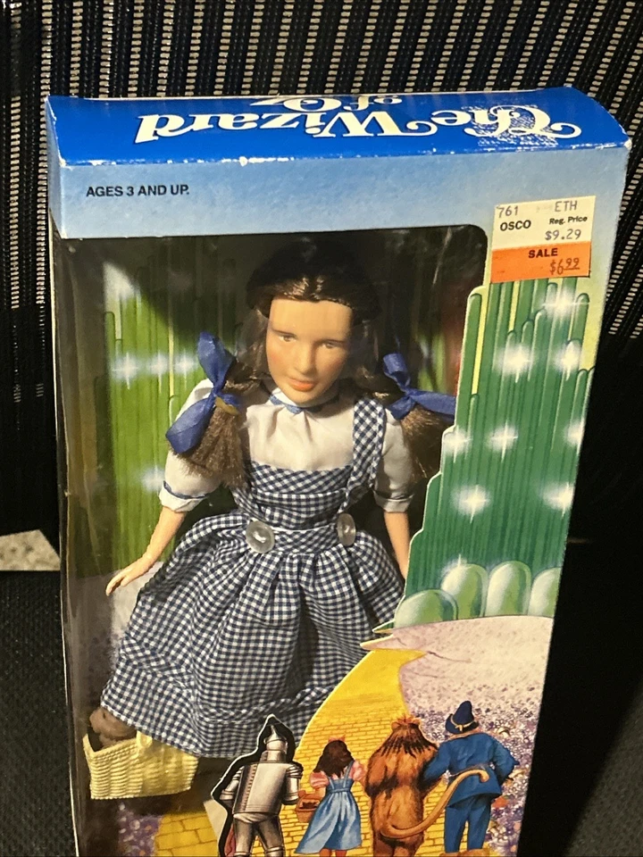 Винтажная экшн-фигурка 1988 The Wizard of Oz 50th Anniversary Dorothy & Toto 8875 - Изображение 3 из 4
