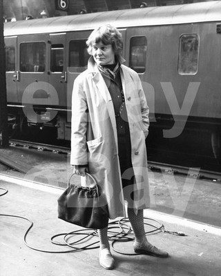 Ein Abgetrennter Kopf (1970) Iris Murdoch (Autor) 10x8 Foto