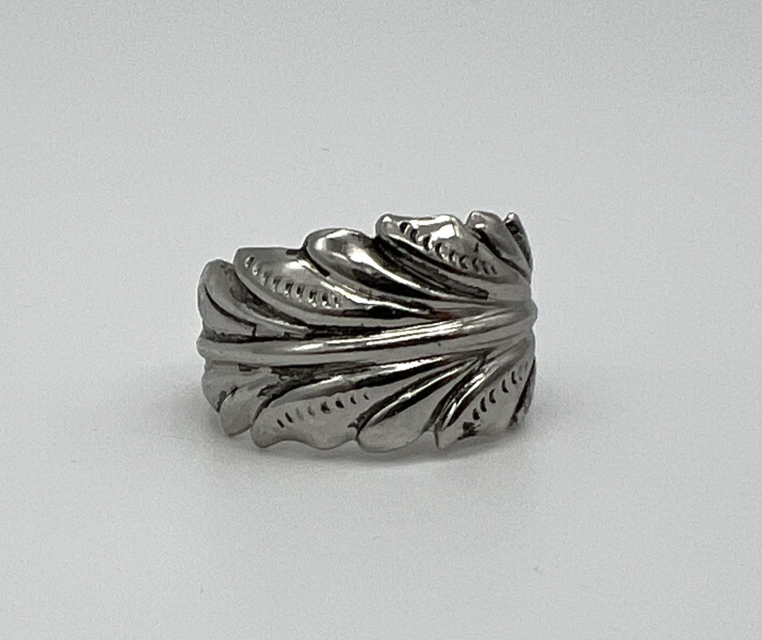 Vintage Silver Tone Leafy Pattern Adjustable Ring - image 6